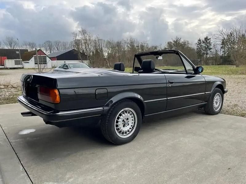 Brugt BMW 325 171 HK (125 kW) 1987 Sort Cabriolet