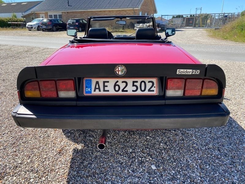 Brugt Alfa Romeo Spider 116 HK (85 kW) 1986 Rød Cabriolet