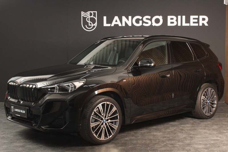 Sortmetal Brugt 2022 BMW iX1 M Sport SUV | 374.500 kr. (Fair pris) - Billede 1/4
