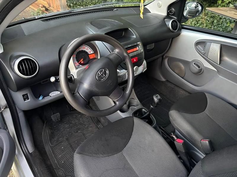 Brugt Toyota Aygo 68 HK (50 kW) 2011 Hatchback