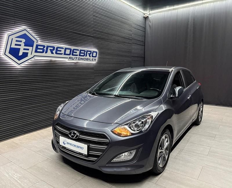 Hvid Brugt 2016 Hyundai i30 Em-edition Hatchback | 74.500 kr. (Dyr) - Billede 1/4