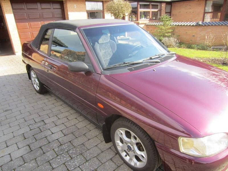 Brugt Ford Escort 90 HK (66 kW) 1996 Cabriolet