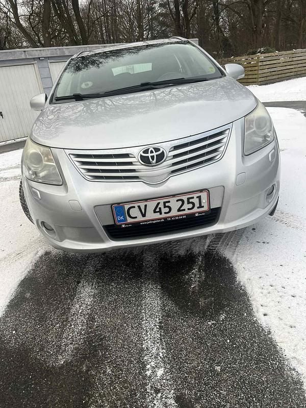 slov Brugt 2011 Toyota Avensis TX Stationcar | 29.500 kr. (God pris) - Billede 1/8