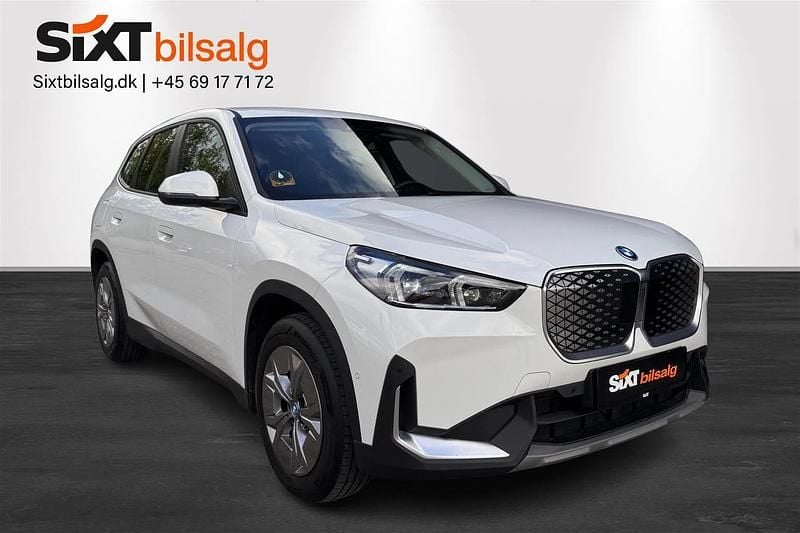 Hvid Brugt 2024 BMW iX1 SUV | 314.900 kr. (Fair pris) - Billede 1/4