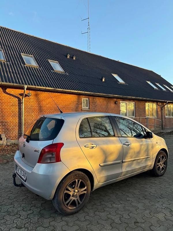 Brugt 2006 Toyota Yaris Hatchback | 22.500 kr. (Fair pris) - Billede 1/4