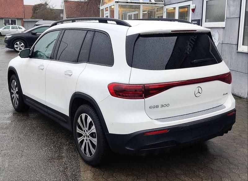 Brugt Mercedes EQB300 AMG line 167 kW (228 HK) 2024 Hvid SUV