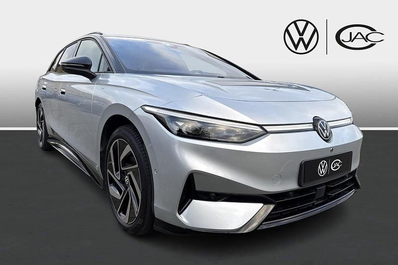 Sølvmetal Brugt 2025 VW ID.7 Pro Stationcar | 429.900 kr. (God pris) - Billede 1/4
