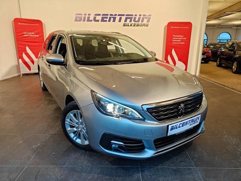Sølvmetal Brugt 2020 Peugeot 308 Allure Sky Stationcar | 104.900 kr. (Fair pris) - Billede 1/4