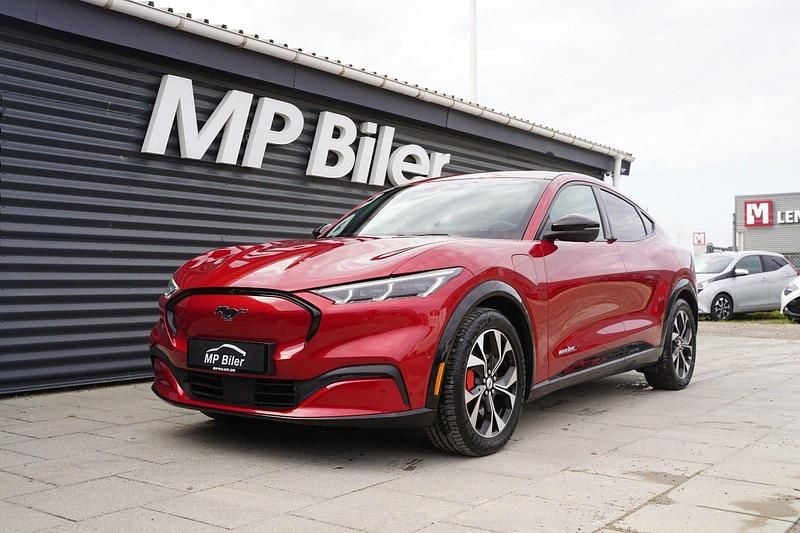 Rødmetal Brugt 2024 Ford Mustang Mach-E Extended Range SUV | 289.700 kr. (Fair pris) - Billede 1/4