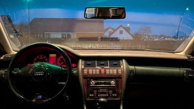 Brugt Audi A8 230 HK (169 kW) 1995 Sort Sedan