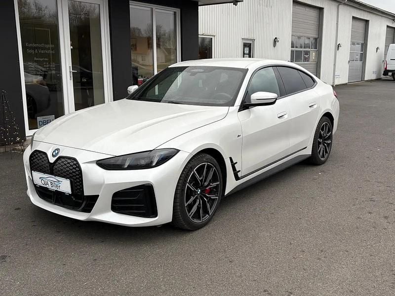 Hvidmetal Brugt 2025 BMW i4 M Sport Sedan | 489.900 kr. - Billede 1/4