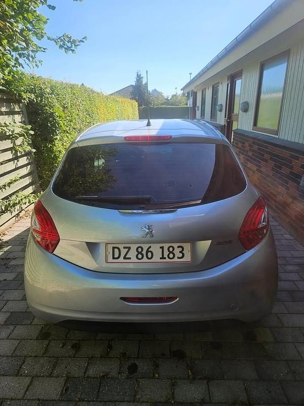 Brugt Peugeot 208 68 HK (50 kW) 2012 Hatchback