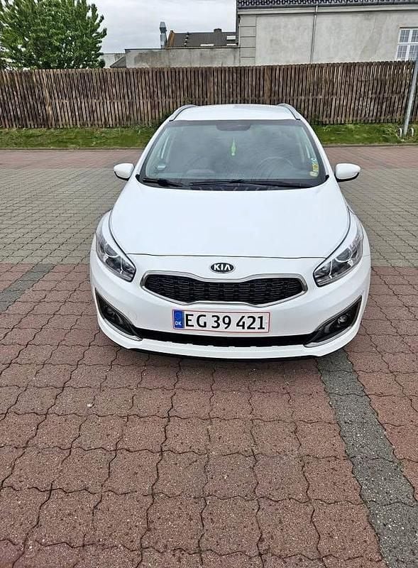 Hvid Brugt 2016 Kia Ceed Hatchback | 55.000 kr. (God pris) - Billede 1/4