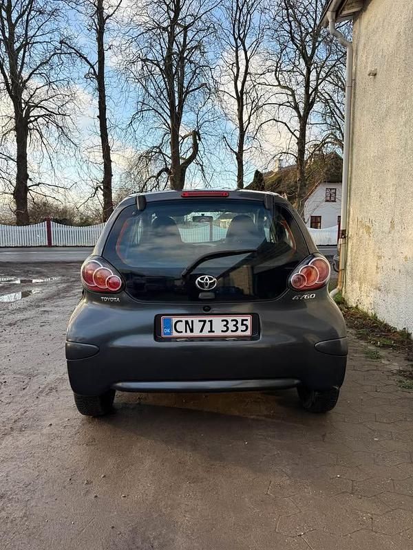 Brugt Toyota Aygo 68 HK (50 kW) 2011 Hatchback