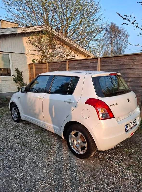 Brugt Suzuki Swift 75 HK (55 kW) 2009 Hatchback