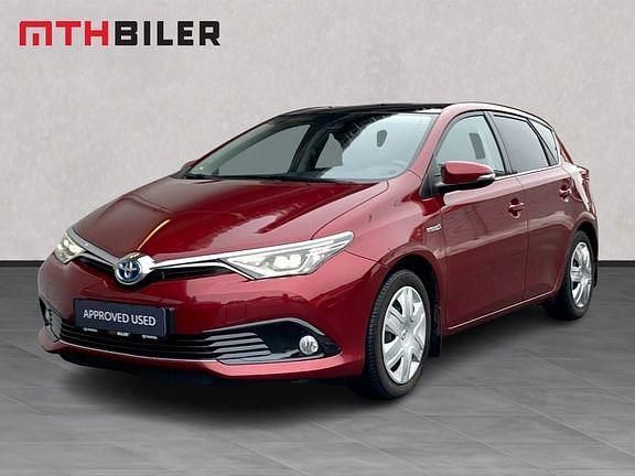 Tokyo red Brugt 2017 Toyota Auris Hybrid Skyview Edition Hatchback | 129.900 kr. (Lidt for dyr) - Billede 1/4