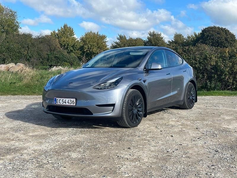 Grå Brugt 2024 Tesla Model Y Long Range RWD SUV | 294.900 kr. - Billede 1/4