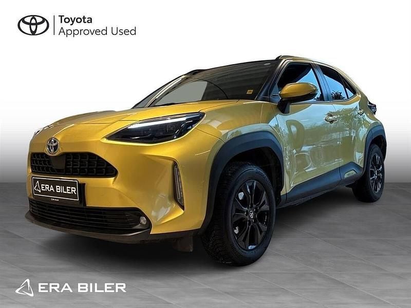 Warm gold / guld metal Brugt 2023 Toyota Yaris Cross Style SUV | 239.900 kr. (God pris) - Billede 1/3