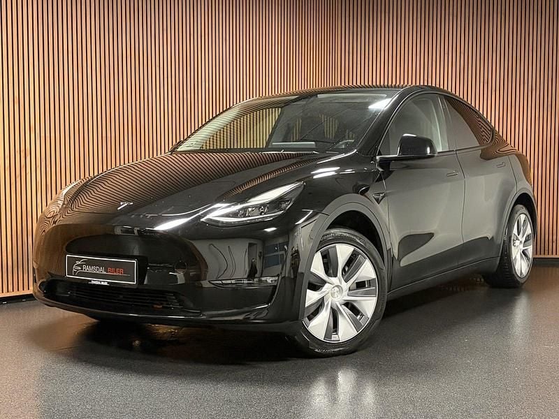 Sort Brugt 2023 Tesla Model Y Long Range AWD SUV | 279.995 kr. (Fair pris) - Billede 1/4
