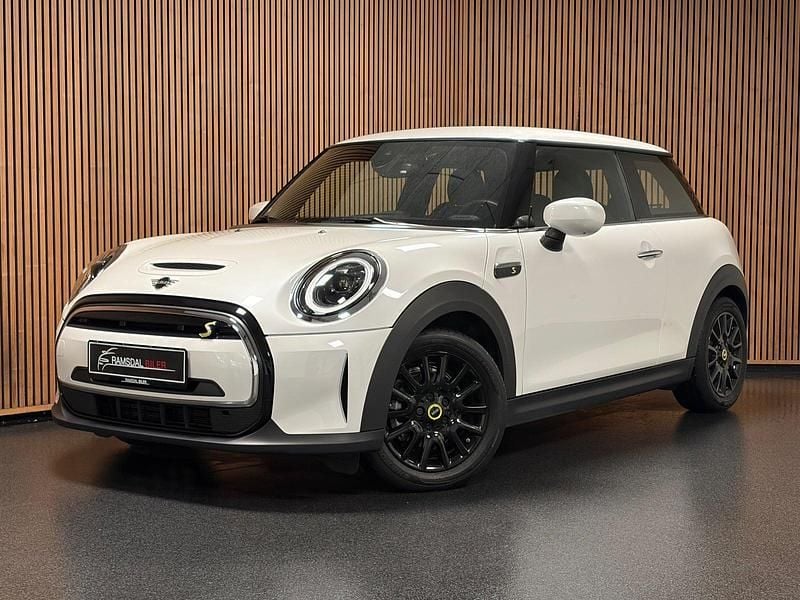 Hvid Brugt 2023 Mini Cooper SE Essential Hatchback | 164.995 kr. (God pris) - Billede 1/4