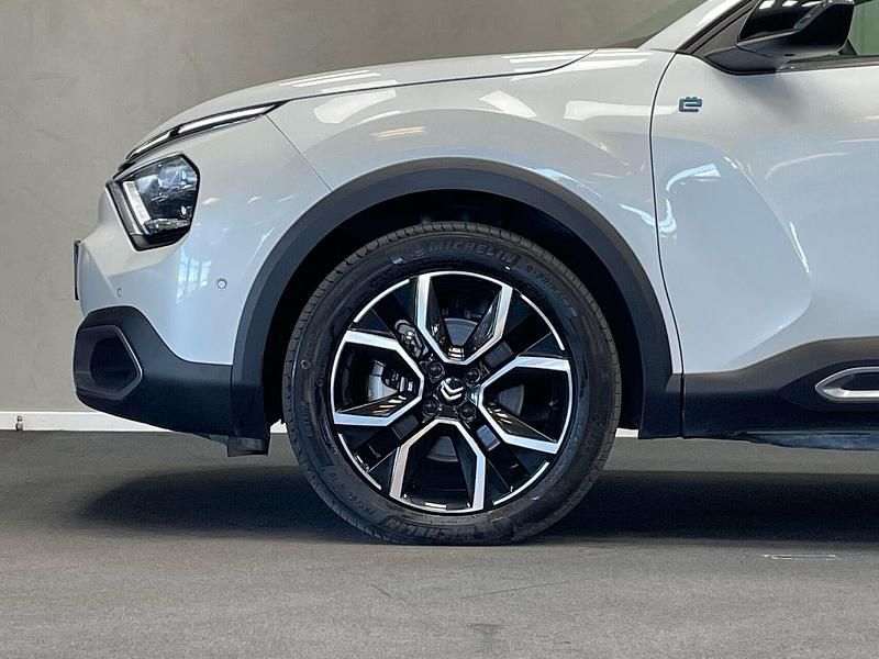 Brugt Citroën e-C4 Shine 100 kW (136 HK) 2023 Hvid Hatchback