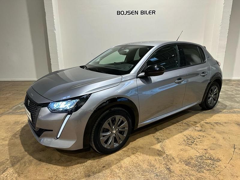 Brugt Peugeot e-208 Allure 100 kW (136 HK) 2023 Artense grey Hatchback