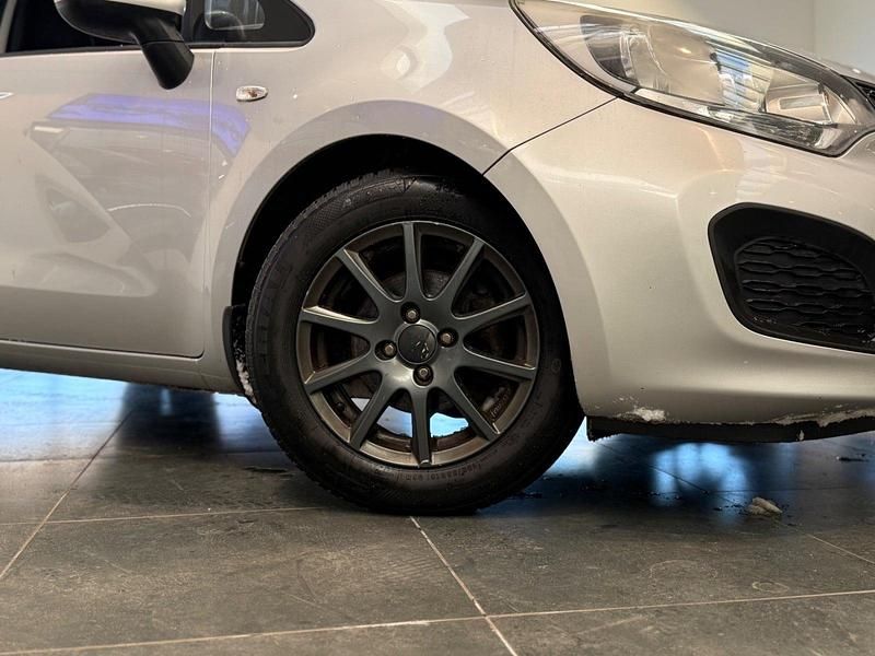 Brugt Kia Rio Active 86 HK (63 kW) 2012 Sølvmetal Hatchback