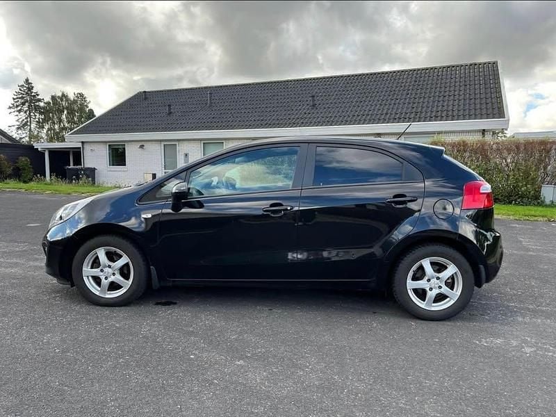 Brugt Kia Rio 75 HK (55 kW) 2014 Sort Hatchback