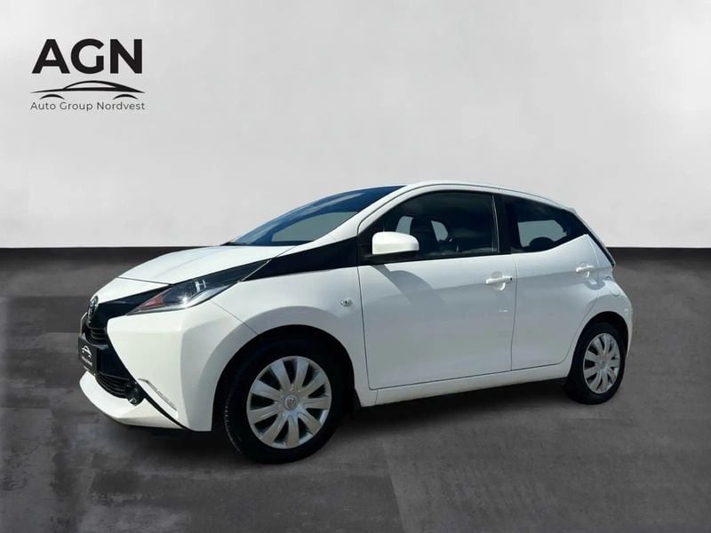 Hvid Brugt 2015 Toyota Aygo Hatchback | 54.500 kr. (Fair pris) - Billede 1/4