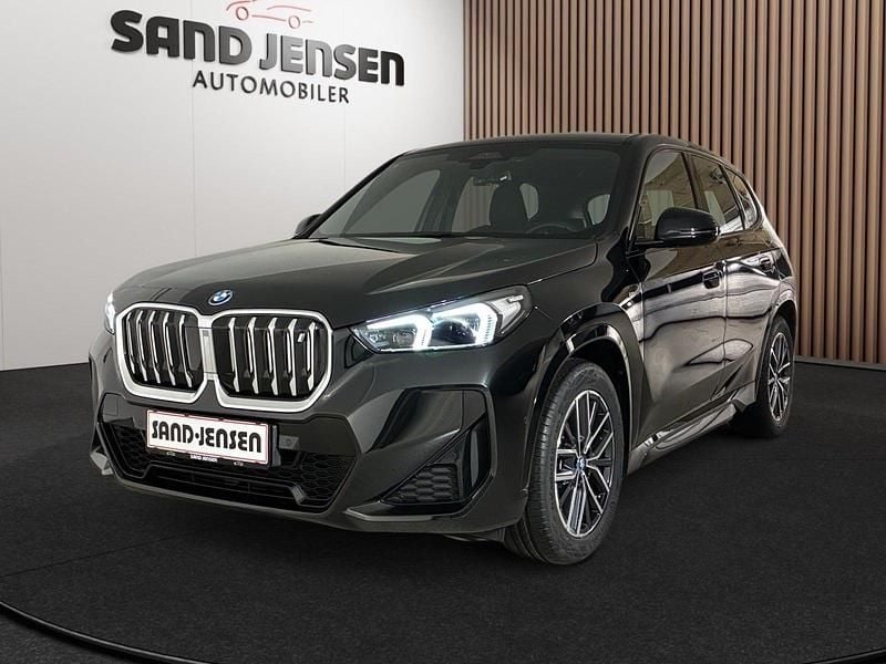 Sortmetal Brugt 2023 BMW iX1 M Sport SUV | 299.900 kr. (Super pris) - Billede 1/4