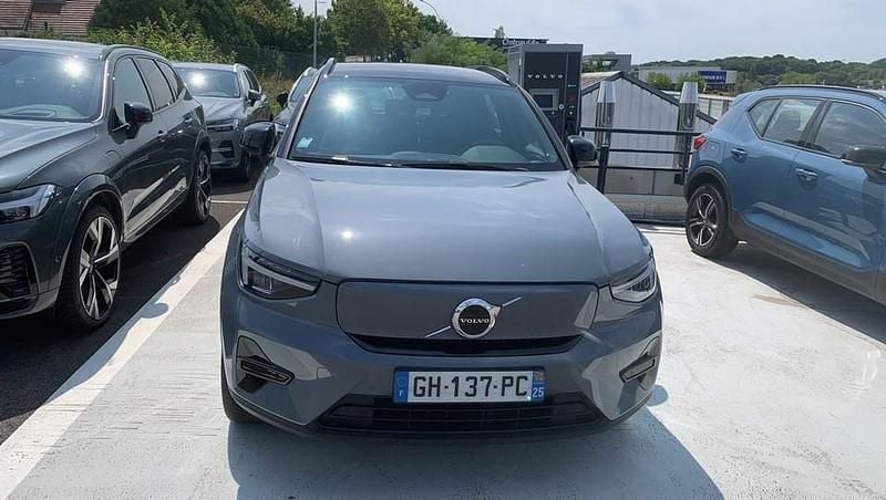 Farve ……………………………………………………………………. blåmetal Brugt 2022 Volvo XC40 Plus SUV | 239.900 kr. (God pris) - Billede 1/4