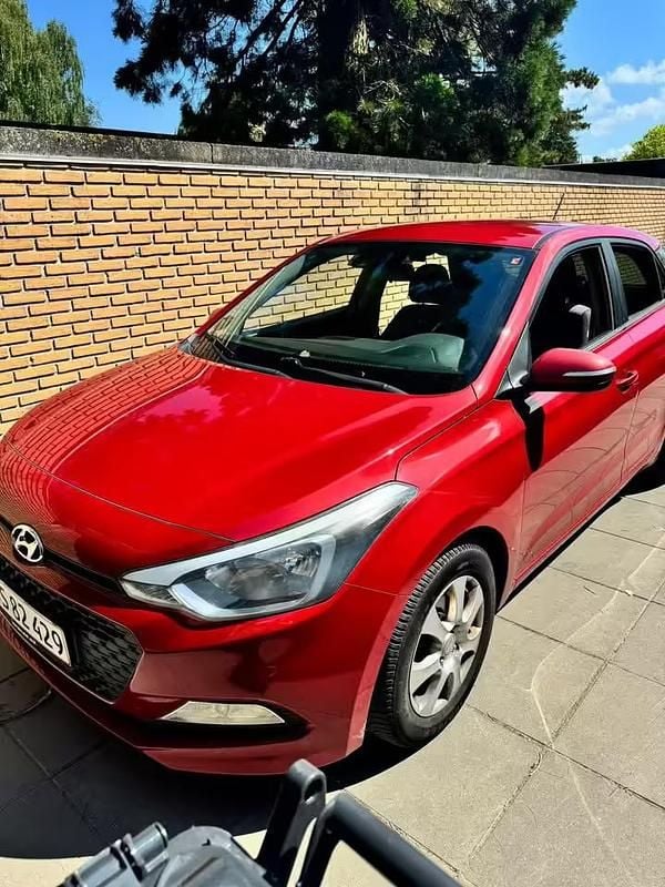 Rød Brugt 2015 Hyundai i20 Trend Hatchback | 47.990 kr. (Fair pris) - Billede 1/7