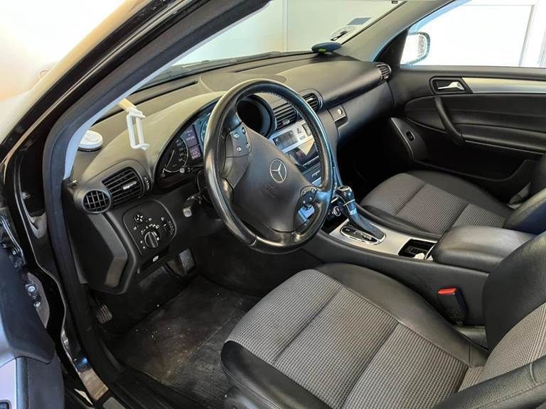 Brugt 2004 Mercedes C180 | 55.000 kr. - Billede 1/3