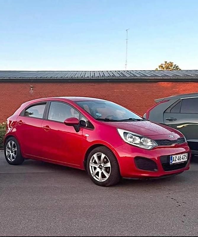 Rød Brugt 2013 Kia Rio MPV | 42.000 kr. (God pris) - Billede 1/2