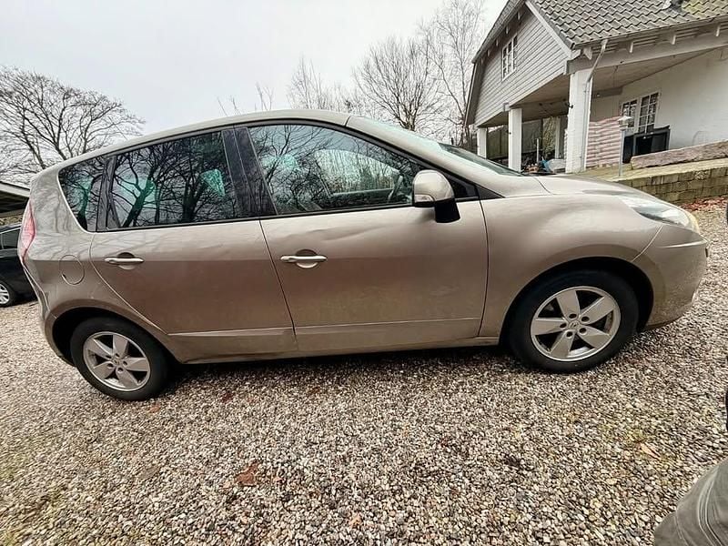 Brugt Renault Scénic III Expression 130 HK (95 kW) 2010 MPV