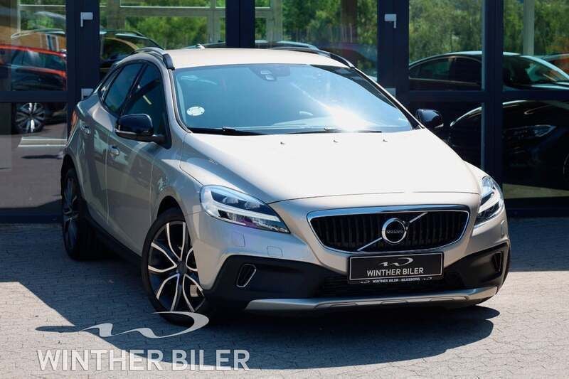 Brugt 2017 Volvo V40 CC Momentum Stationcar | 169.900 kr. - Billede 1/4