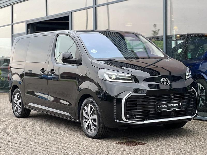 Sort Brugt 2024 Toyota Proace Verso Stationcar | 319.900 kr. (Fair pris) - Billede 1/3