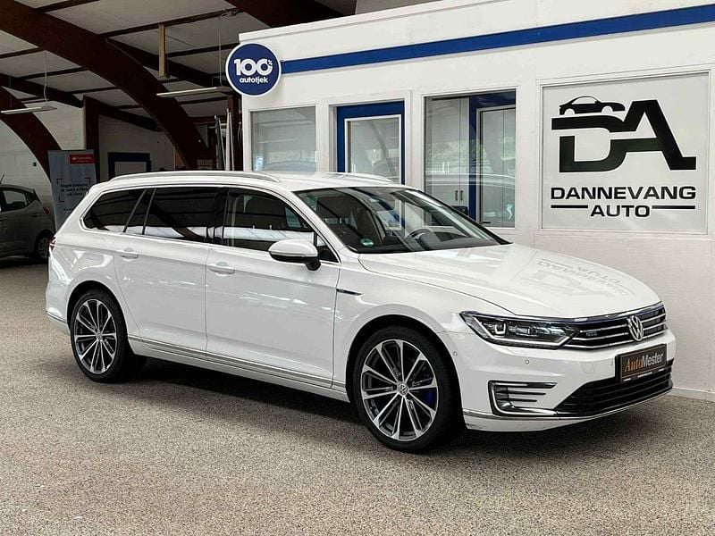 Hvidmetal Brugt 2018 VW Passat Highline Stationcar | 189.800 kr. (Fair pris) - Billede 1/4
