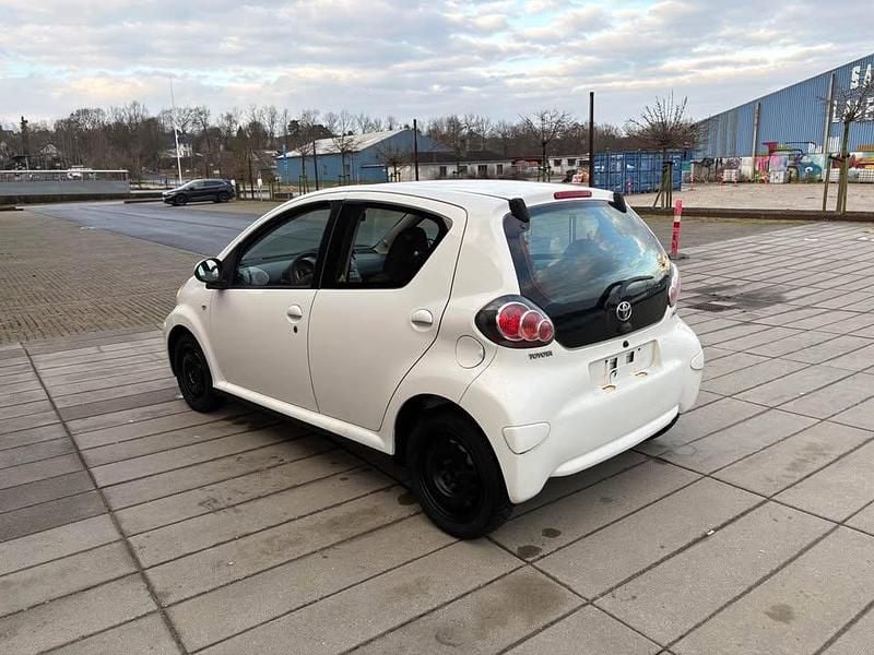 Brugt Toyota Aygo 68 HK (50 kW) 2011 Hatchback