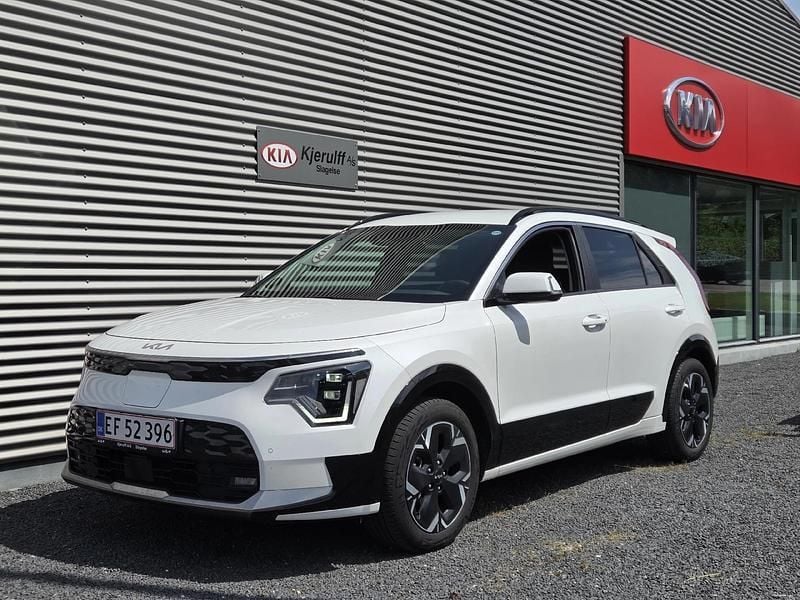 Snow white pearl Brugt 2024 Kia e-Niro 2 SUV | 269.900 kr. (Lidt for dyr) - Billede 1/4