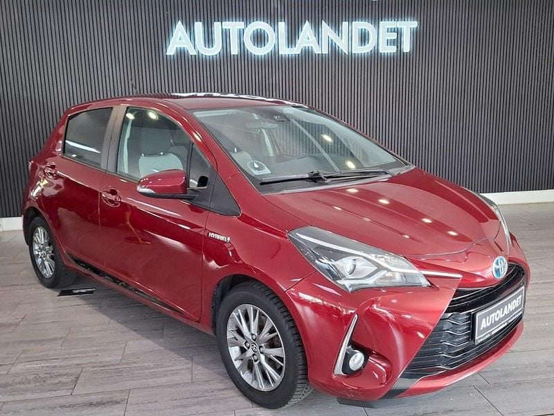 Bordeauxmetal Brugt 2017 Toyota Yaris Hybrid H2 Hatchback | 104.800 kr. (Fair pris) - Billede 1/4