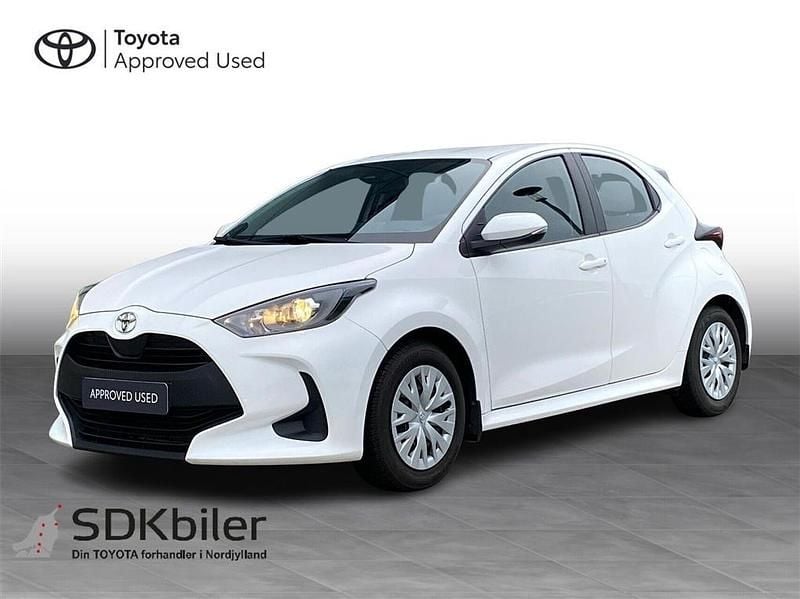 Hvid Brugt 2021 Toyota Yaris T1 Hatchback | 149.900 kr. (Fair pris) - Billede 1/3