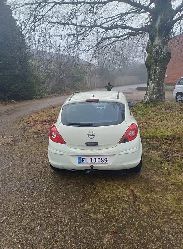 Brugt Opel Corsa 65 HK (47 kW) 2012 Hatchback