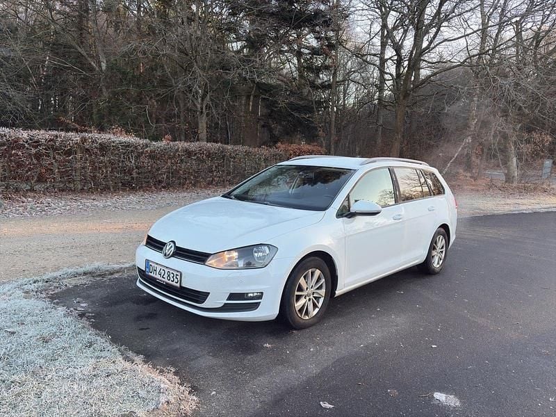 Hvid Brugt 2015 VW Golf VII Comfortline Stationcar | 72.990 kr. (God pris) - Billede 1/4