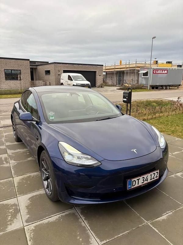 Blå Brugt 2022 Tesla Model 3 Sedan | 184.900 kr. (God pris) - Billede 1/4