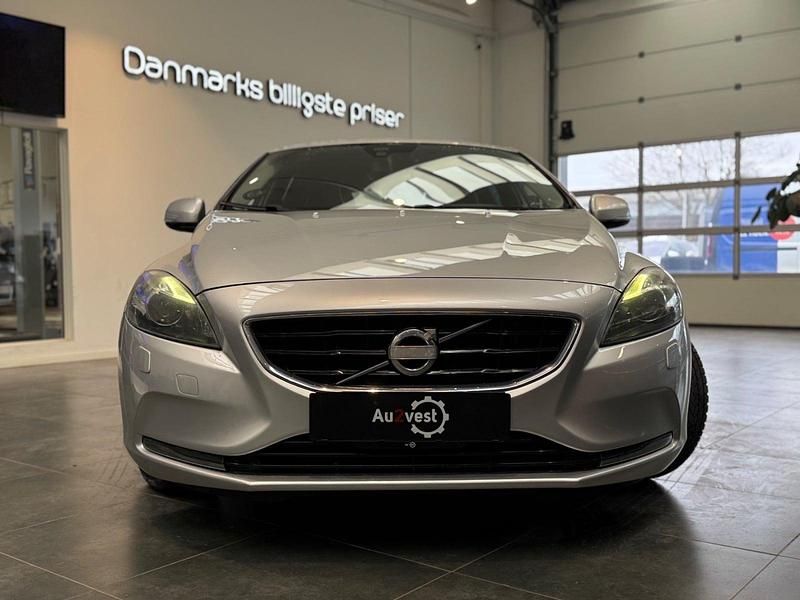 Brugt Volvo V40 Kinetic 177 HK (130 kW) 2012 Sølvmetal Hatchback