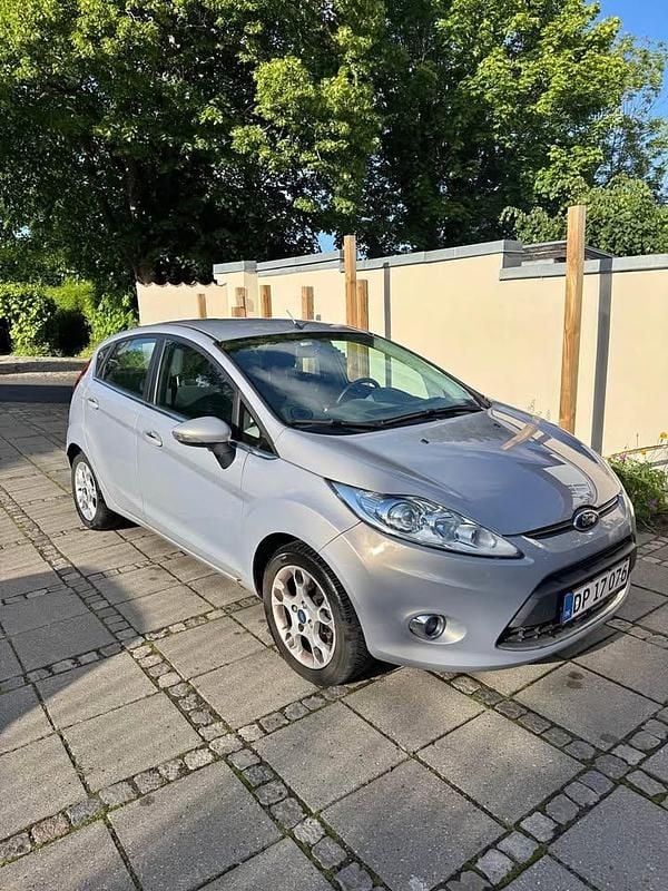 Grå Brugt 2012 Ford Fiesta Hatchback | 50.000 kr. (Fair pris) - Billede 1/4