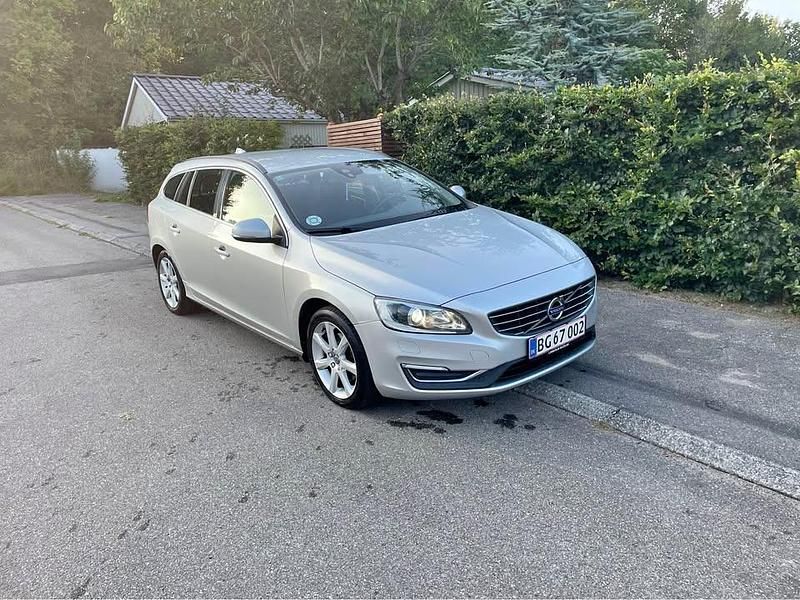 Grå Brugt 2016 Volvo V60 Momentum Stationcar | 109.000 kr. (Fair pris) - Billede 1/4
