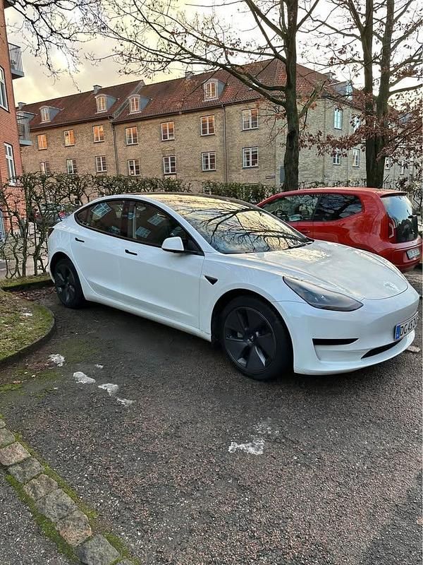 Brugt Tesla Model 3 Standard Range Plus 239 kW (325 HK) 2021 Sedan