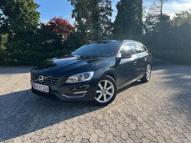 Sort Brugt 2017 Volvo V60 Summum Stationcar | 129.900 kr. (God pris) - Billede 1/4